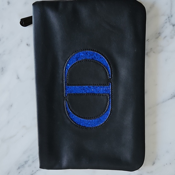Dior Logo Makup Case and Gift Bag - Picture 5 of 6